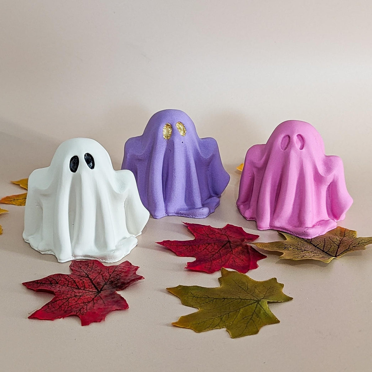 Ghost figurine for Haloween shelf decor, concrete style home decor autumn-1